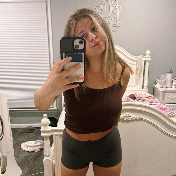 Aritzia “TNAction short” - Picture 2 of 3